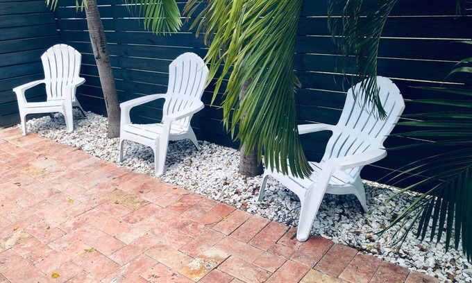 Royal Poinciana Condo | Sunrise @The Oasis in Hollywood, FL (2 miles to the beach)