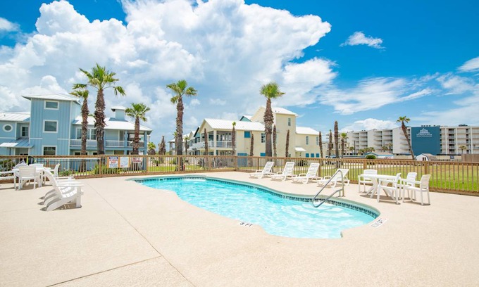 Port Aransas Condo | Sunrise Villas 107- Pool & Boardwalk to the beach