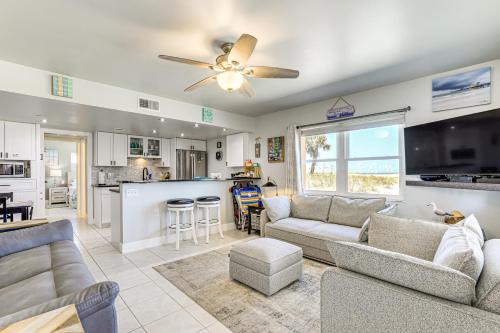 Treasure Island Apartment | Sunset and Ocean Views Beachside Condo at Birdsong
