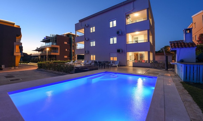 Kozino Apartment | Sunset Beach Suites