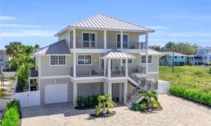 Mid Island House | Sunset Breeze - Five Bedroom House, Sleeps 10