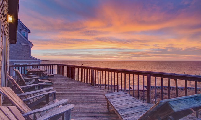 Brigands' Bay House | Sunset Club - Relaxing 3 Bedroom SoundFront Home in Frisco