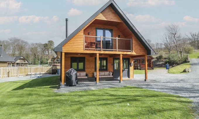 Llanbedr Cottage | SUNSET LODGE 5, family friendly, with open fire in Llanbedr