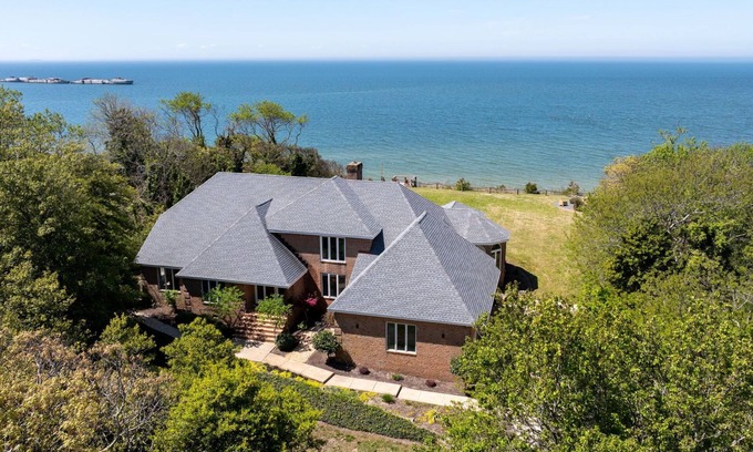 Cape Charles House | Sunset on the Rocks - Luxurious beachfront comfort!