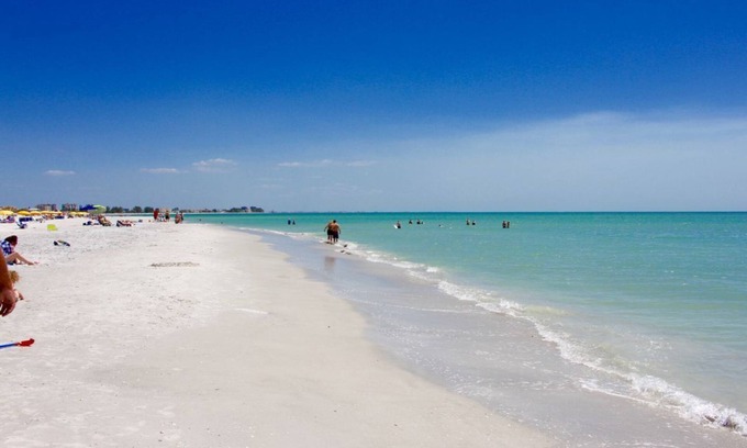 St. Pete Beach Resort | Sunset Paradise! Perfect Location for Your Next Vacation | 2 Outdoor Pools