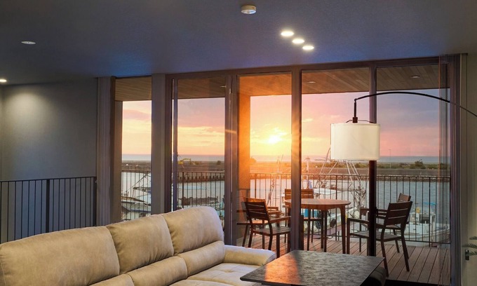 Awaji House | Sunset Port Hideaway Puerto Escondite Maximum 5 people/Awaji Hyōgo