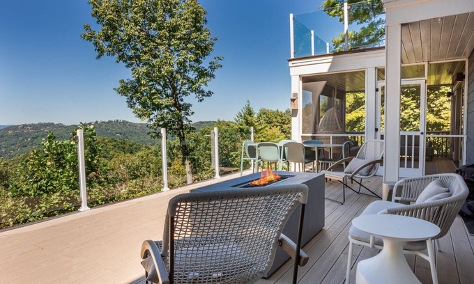 Asheville House | Sunset Sanctuary | Stunning Views Only Minutes from Downtown Asheville