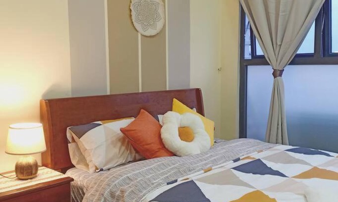 Central District Apartment | Sunset Seaside Retreat@13pax - Direct Beach Access