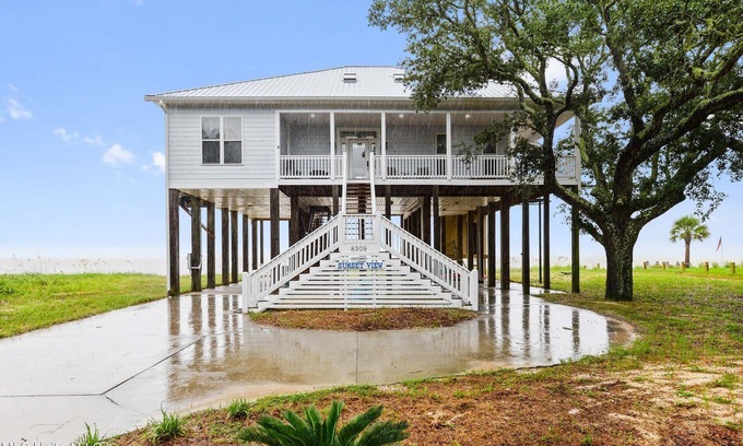 Ocean Springs House | Sunset View Beach House in Ocean Springs - Beachfront property