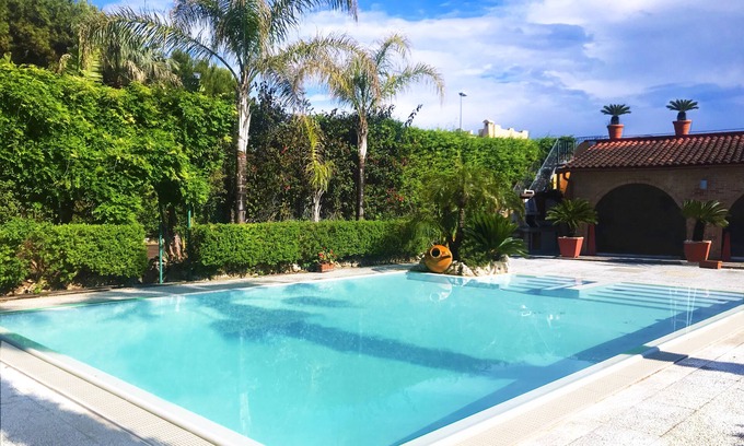 Taranto House | Sunset View Loft with pool