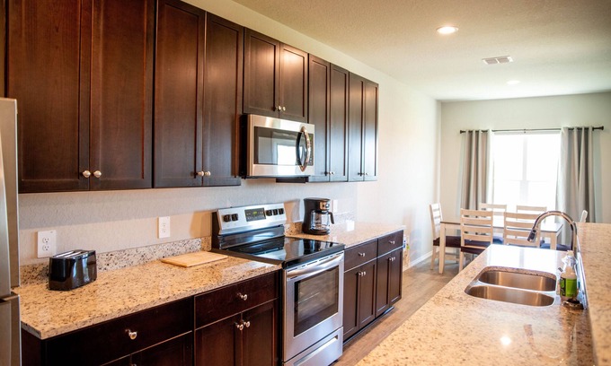 Seguin House | Sunset View Relaxing Home - New Construction