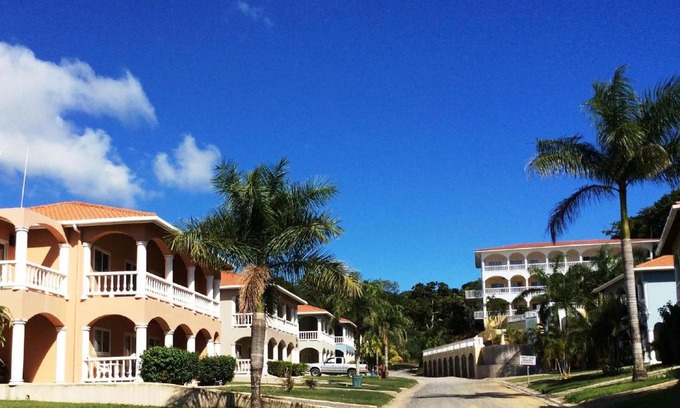 West End House | Sunset Villas 6A