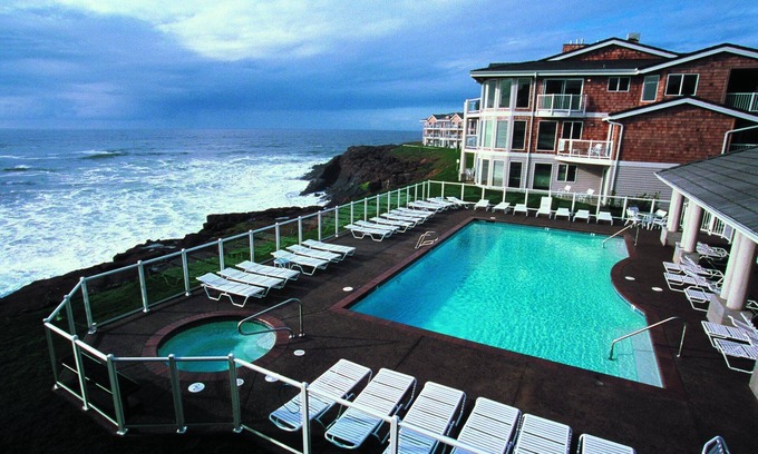 Depoe Bay Resort | Sunsets and romantic walks