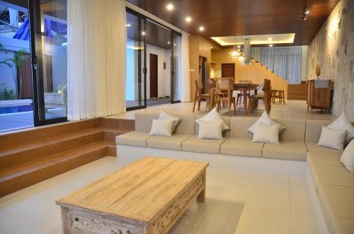 Bandung Villa | Sunshine City View Villa 6 bedrooms with a private heated swimming pool