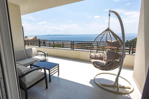 Veliko Brdo Apartment | Sunshine House Makarska with Free Beach Parking