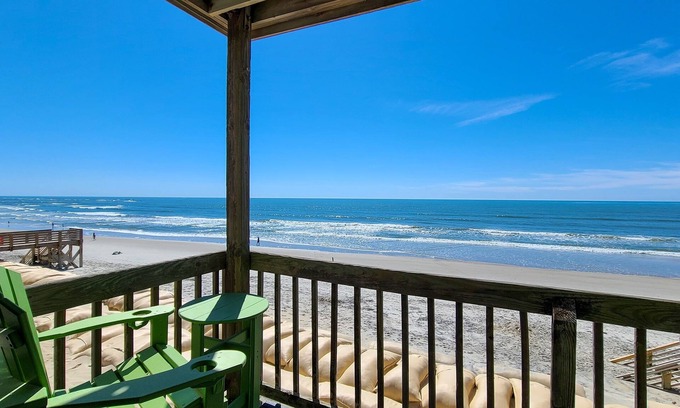 McCutcheon Field Condo | Sunshine Paradise: Oceanfront Retreat Awaits
