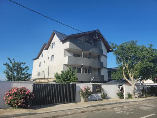 Costinesti House | Sunshine