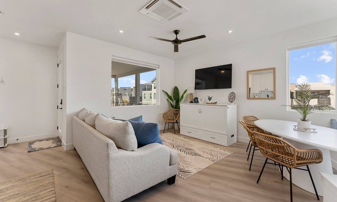 St. George House | Sunstone Casita: Desert Color Lagoon + Beaches