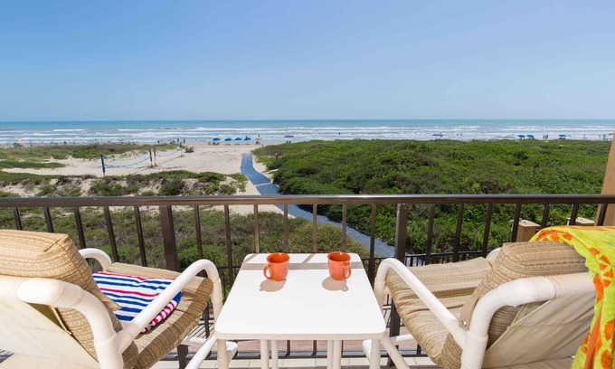 South Padre Island Condo | Suntide II 206 - Condo w/Private Balcony, Beachfront Pool & Spa, Sun Deck, Sand Volleyball, Tennis Court
