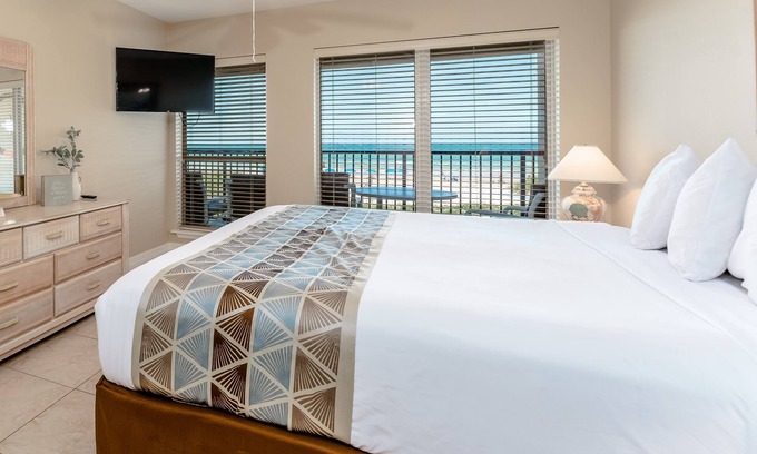 South Padre Island Condo | Suntide II 204 - Beachfront Direct Ocean View and Beach Access, Pool, Hot Tub and More