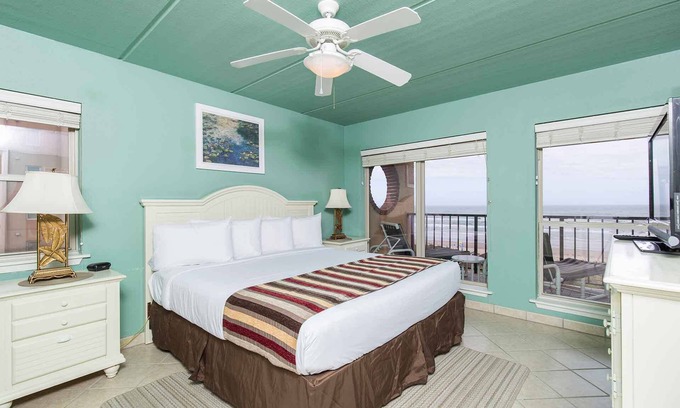 South Padre Island Condo | Suntide II 401 - Beachfront Direct Ocean Views, Private Balcony, Heated Pool, Hot Tub, Beach Access, Walking distance to Dining and Shopping