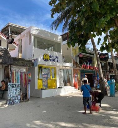 Boracay Island Hotel | Sunvilla beachfront hotel