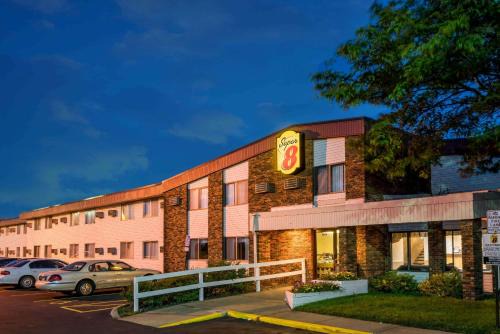 Brooklyn Center Hotel | Super 8 by Wyndham Brooklyn Center/MPLS