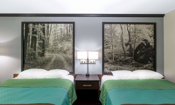 Duluth Hotel | Super 8 by Wyndham Duluth