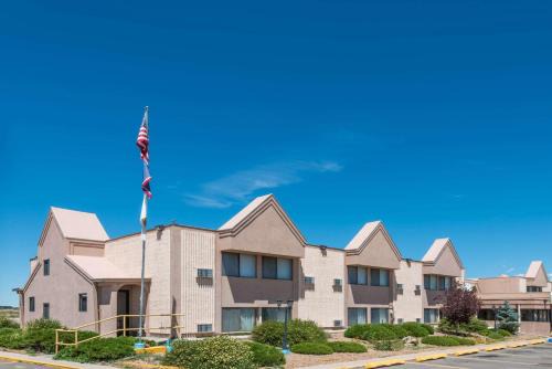 Laramie Hotel | Super 8 by Wyndham Laramie