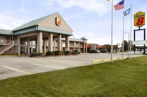 New Iberia Hotel | Super 8 by Wyndham New Iberia