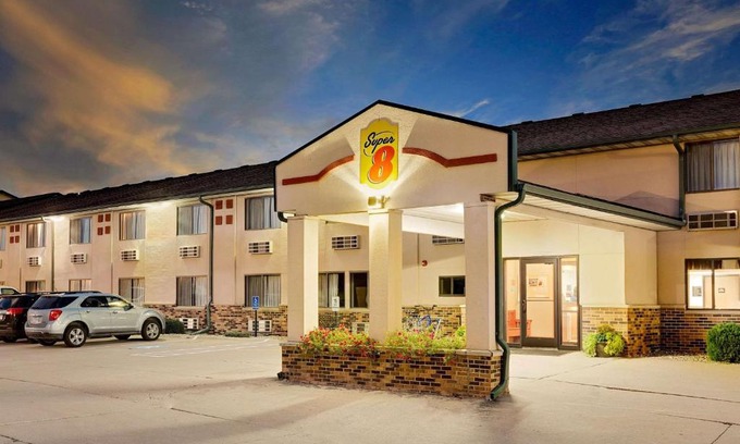 Saint James Hotel | Super 8 by Wyndham St. James