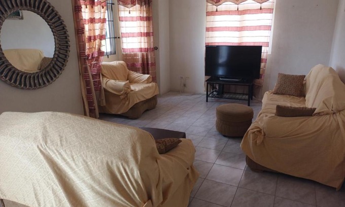 Bridgetown House | Super breezy cozynook !