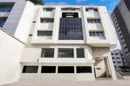 Rajkot Hotel | Super Collection O Limda Chowk Formerly Hotel Harmony