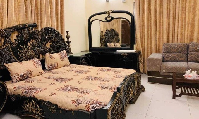 Karachi House | Super Golden Guest House