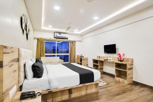 Indore Hotel | Super Townhouse Oak PTC Indore Junction
