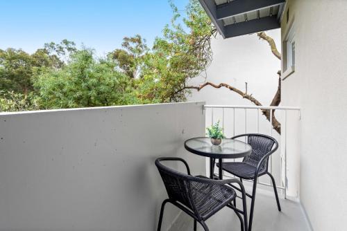 Parkville Apartment | Superb 1-Bed Unit with A Generous Balcony