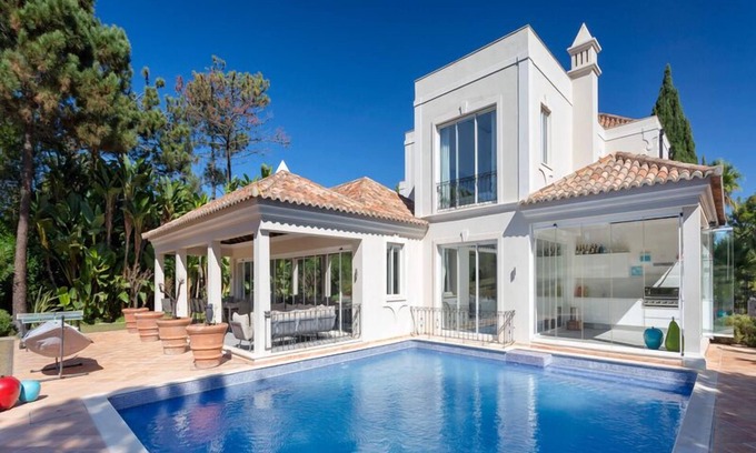 Quinta do Lago Villa | Superb 5 Bedroom Villa with Heated Pool - J185 - Quinta do Lago, Algarve