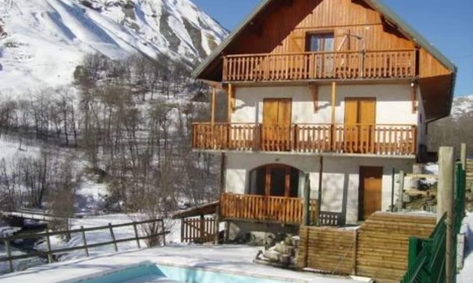 Saint-Sorlin-d'Arves Apartment | Superb 6-person apartment in chalet, family atmosphere, summer swimming pool, SPA