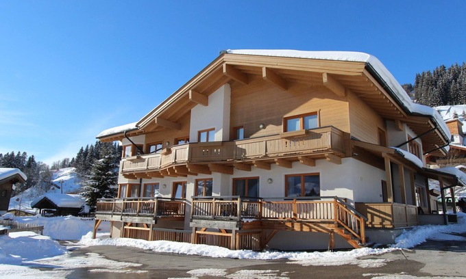 Hinterglemm Apartment | Superb apartment on the slopes with terrace