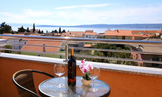 Kastel Novi Apartment | Superb apartment with wonderful view nearby Split and Trogir