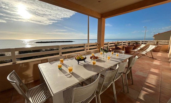 Valras-Plage House | Superb beachfront villa with parking spaces