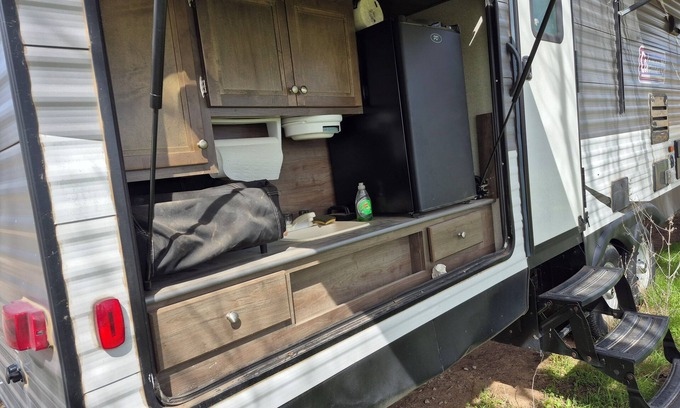 Glencoe RV Rental | Superb campground in Glencoe with travel trailer that sleeps7 to 8 people.