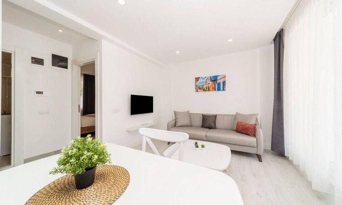 Eski Lara Apartment | Superb Flat Close to Duden Waterfall in Muratpasa