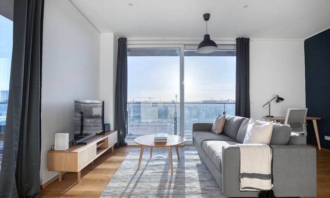 Erdberg Apartment | Superb Landstraße 1BR w/Roof Pool & Doorman, nr Metro, by Blueground