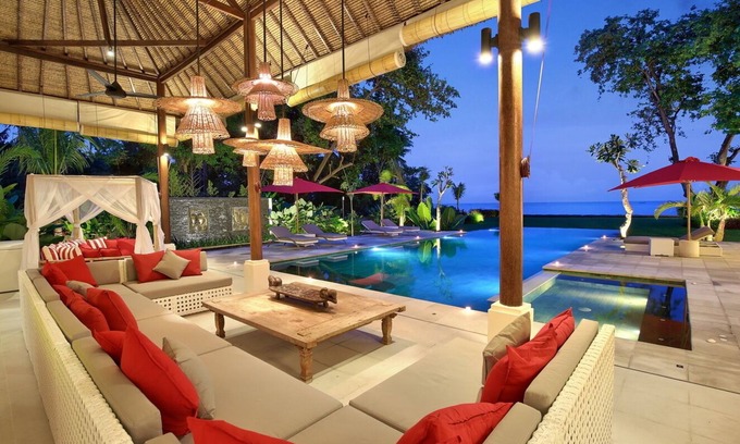 Kalianget Villa | Superb luxury beachfront Villa with Chef & staff. Friends & Family friendly