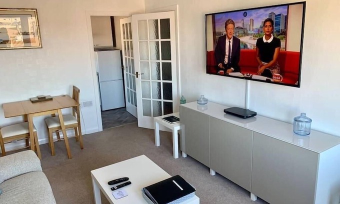 Dysart Condo | Superb One Bedroom Getaway in Dysart Kirkcaldy