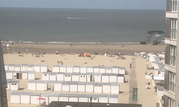 Knokke Apartment | Superb Penthouse 105 M2 80M2 of sunny terraces sea view 3 bedrooms 2 garages!