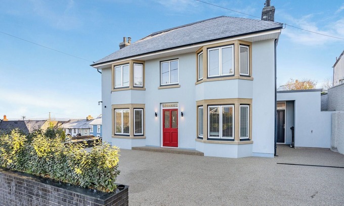 New Quay Cottage | Superb property with sea views and a hot tub - perfect for a family holiday.