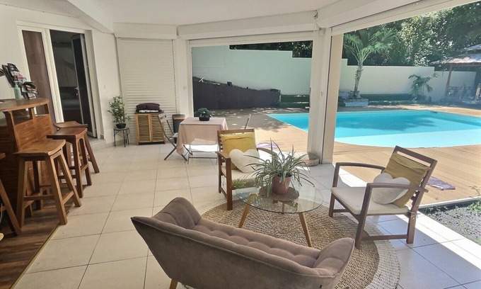 Dampierre Apartment | Superb Studio with Pool 3 minutes from the Beach