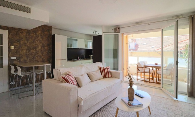 Carnot Apartment | Superb terrace near Cannes center